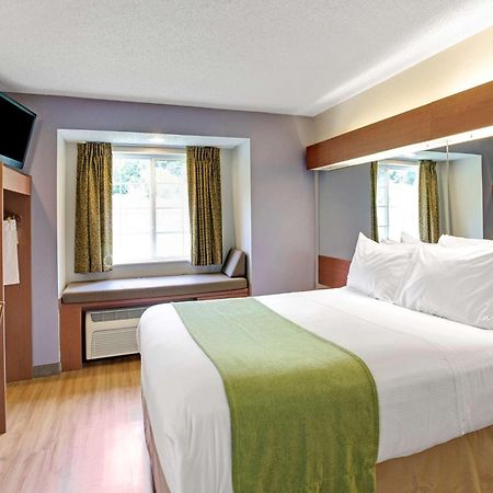 Microtel Inn & Suites By Wyndham Cherokee Bagian luar foto