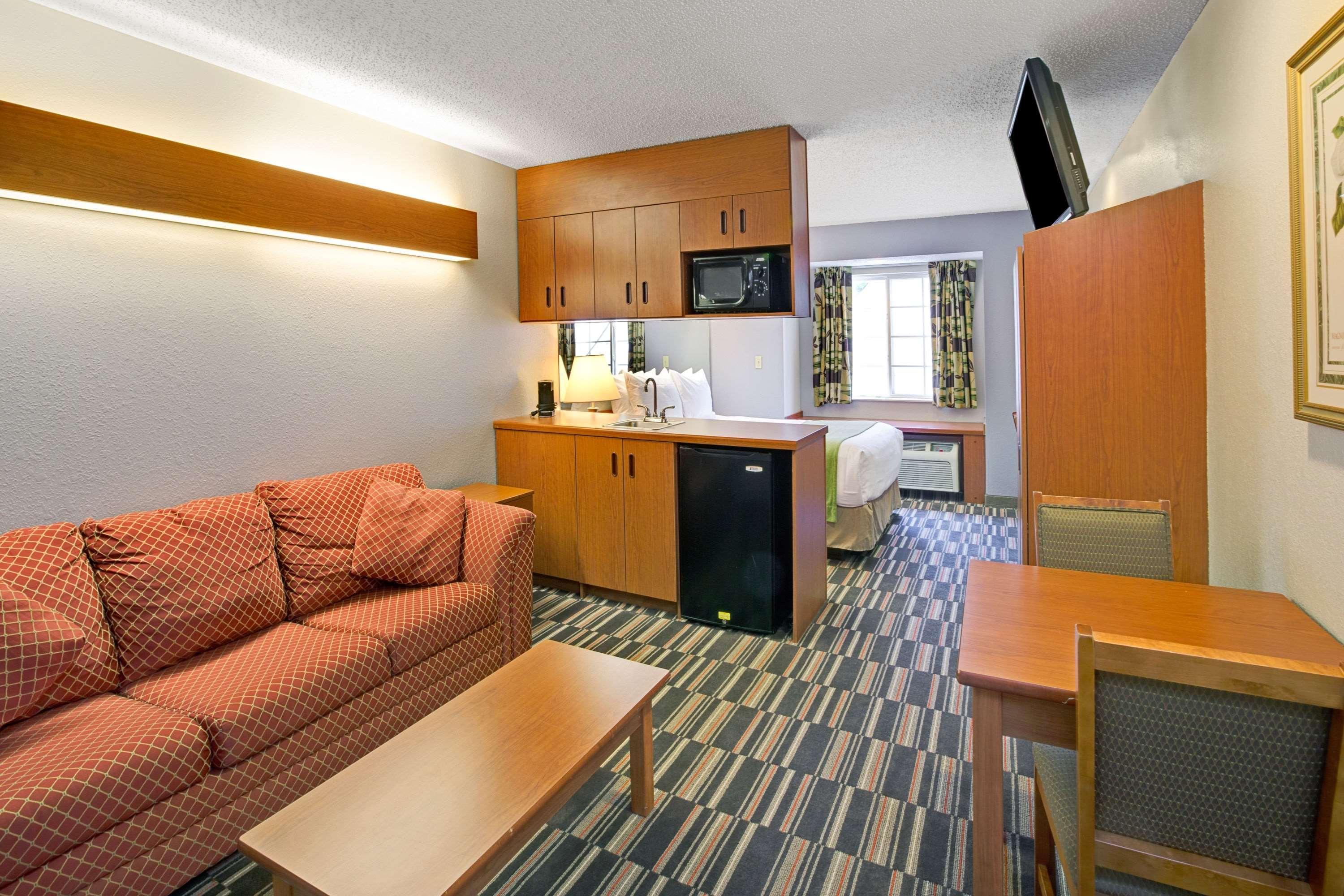 Microtel Inn & Suites By Wyndham Cherokee Bagian luar foto
