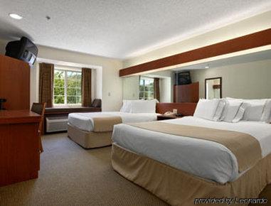 Microtel Inn & Suites By Wyndham Cherokee Ruang foto